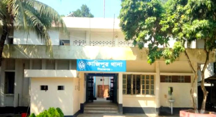 সিরাজগঞ্জে গরু ব্যবসায়ীর নিকট থেকে প্রায় ৭ লক্ষ টাকা ছিনতাই